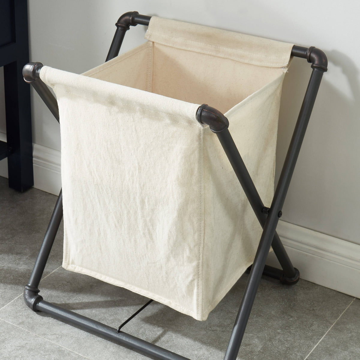 Black Laundry Hamper Z8271