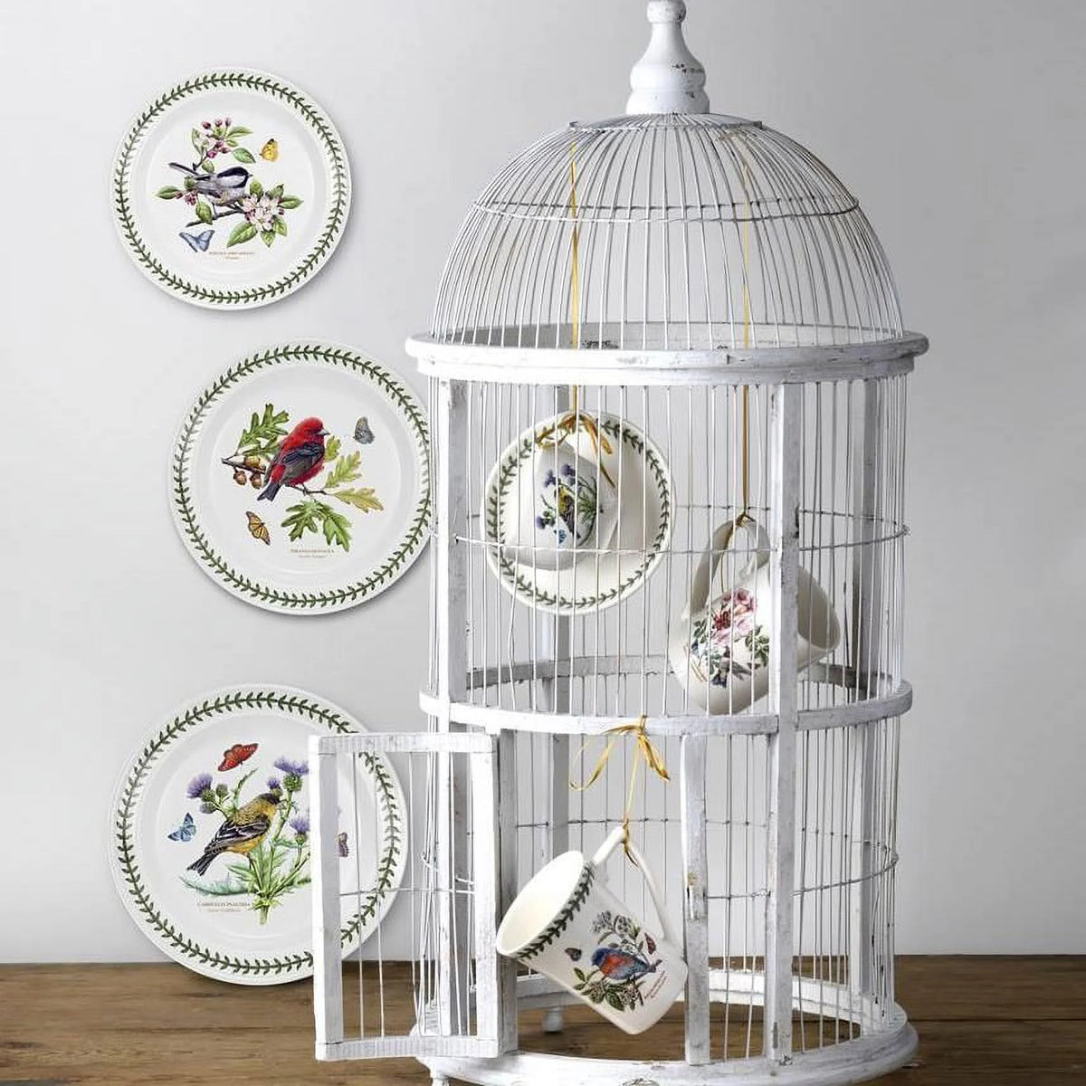 Ruby Hummingbird 10.5 Inch Dinner Plate A278
