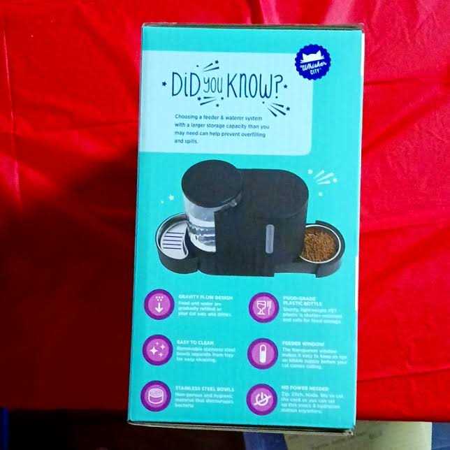 Black Cat Feeder T239102