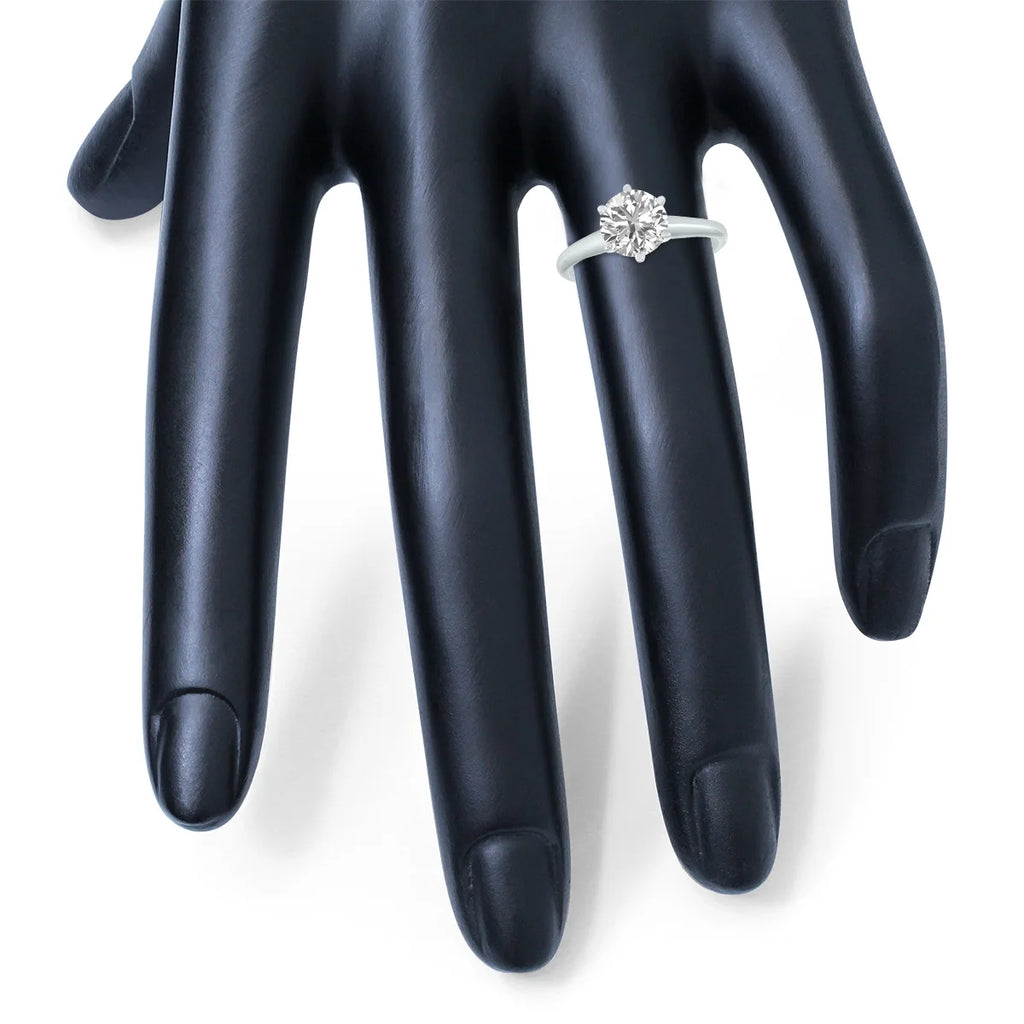 14K White Gold Diamond Solitaire Ring Q8110