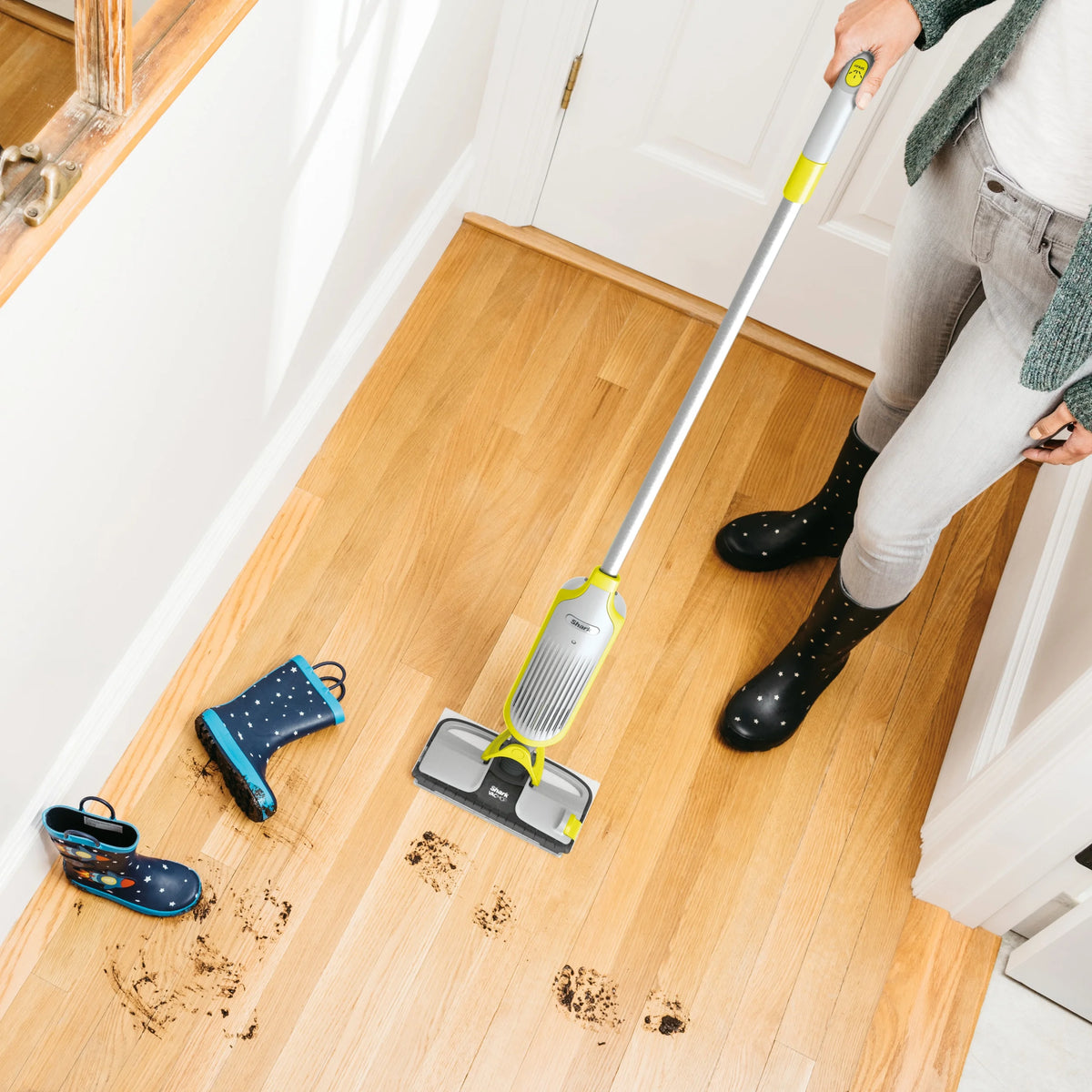 Cordless Hard Floor Vacuum Mop with Disposable Pad I823