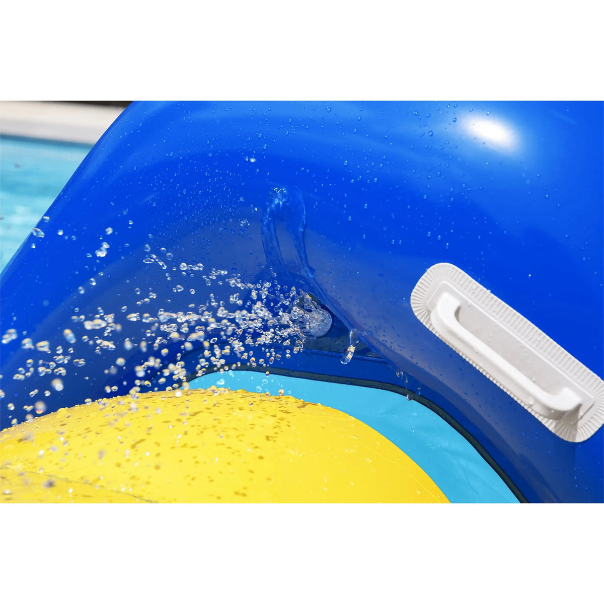 Giant Inflatable Pool Water Slide with Built-In Sprinkler U433054
