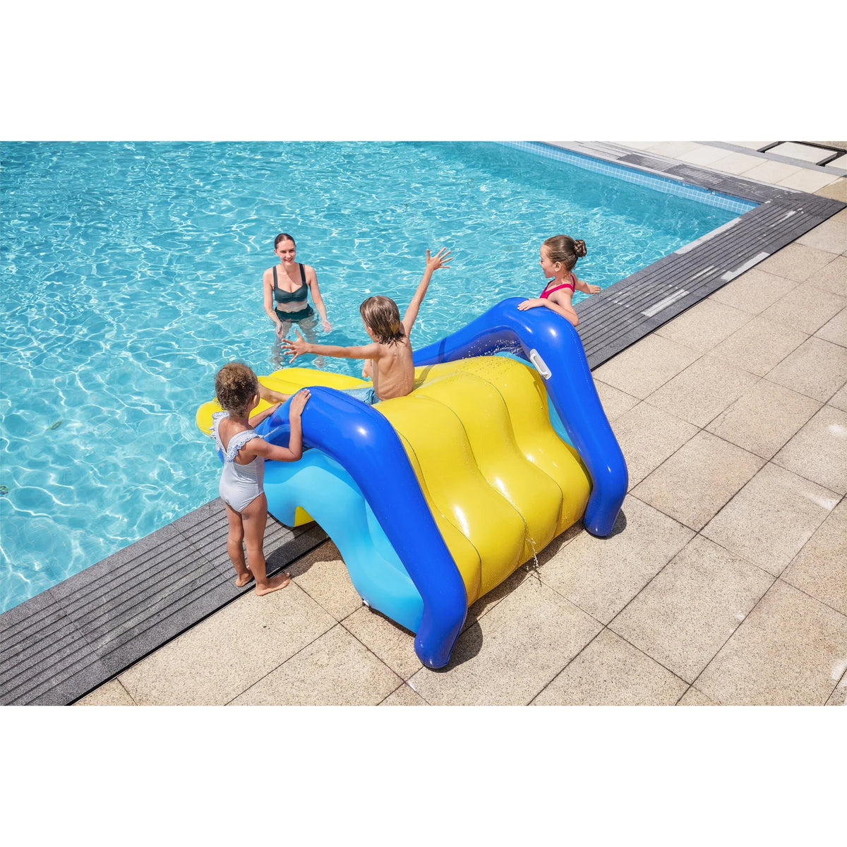 Giant Inflatable Pool Water Slide with Built-In Sprinkler U433054