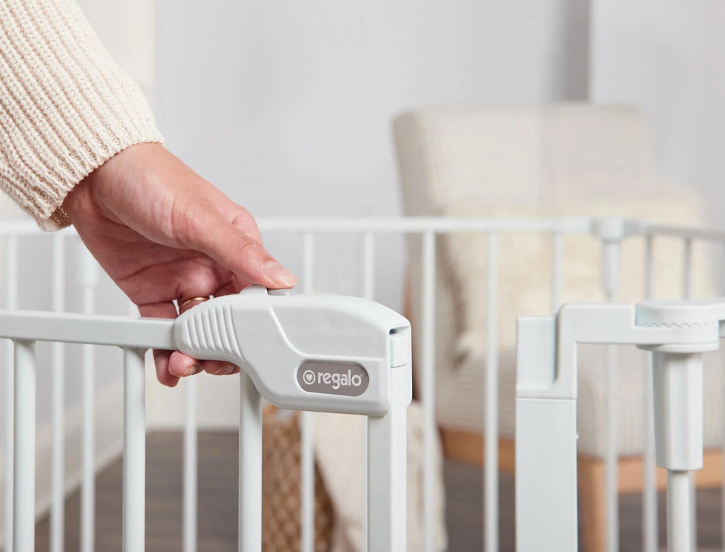 Super Wide White Baby Gate Z514584