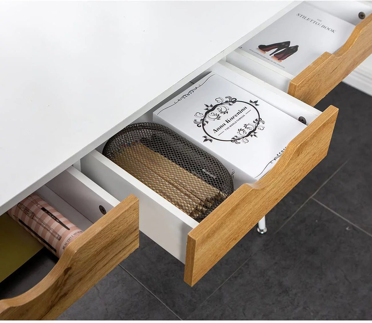 43in White Vanity Desk with 3 Drawers D990