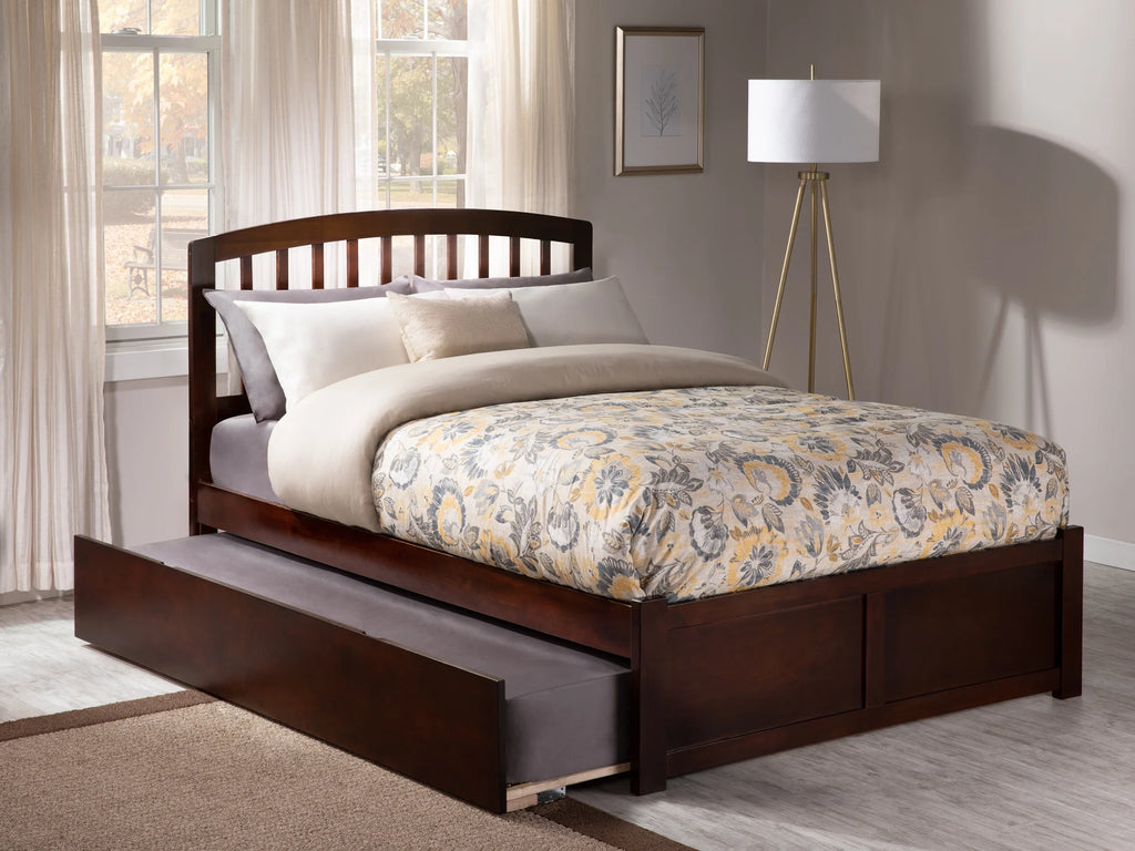 King Solid Wood Platform Bed with Footboard and Twin XL Trundle in Walnut V283