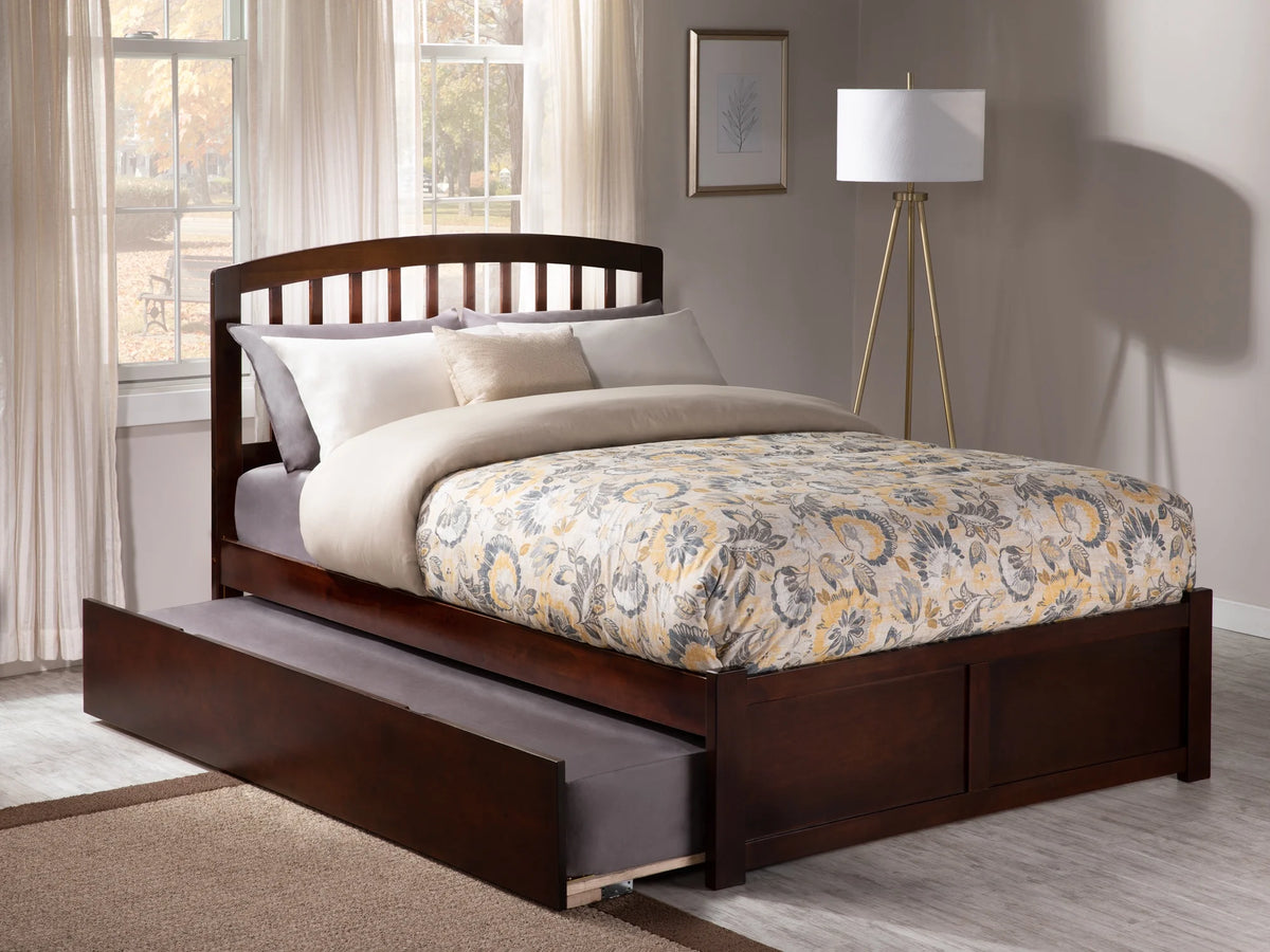 King Solid Wood Platform Bed with Footboard and Twin XL Trundle in Walnut V283